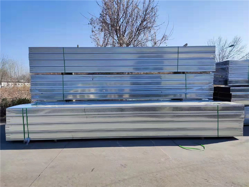 大跨距電纜橋架具有哪些優(yōu)點(diǎn)和優(yōu)勢呢